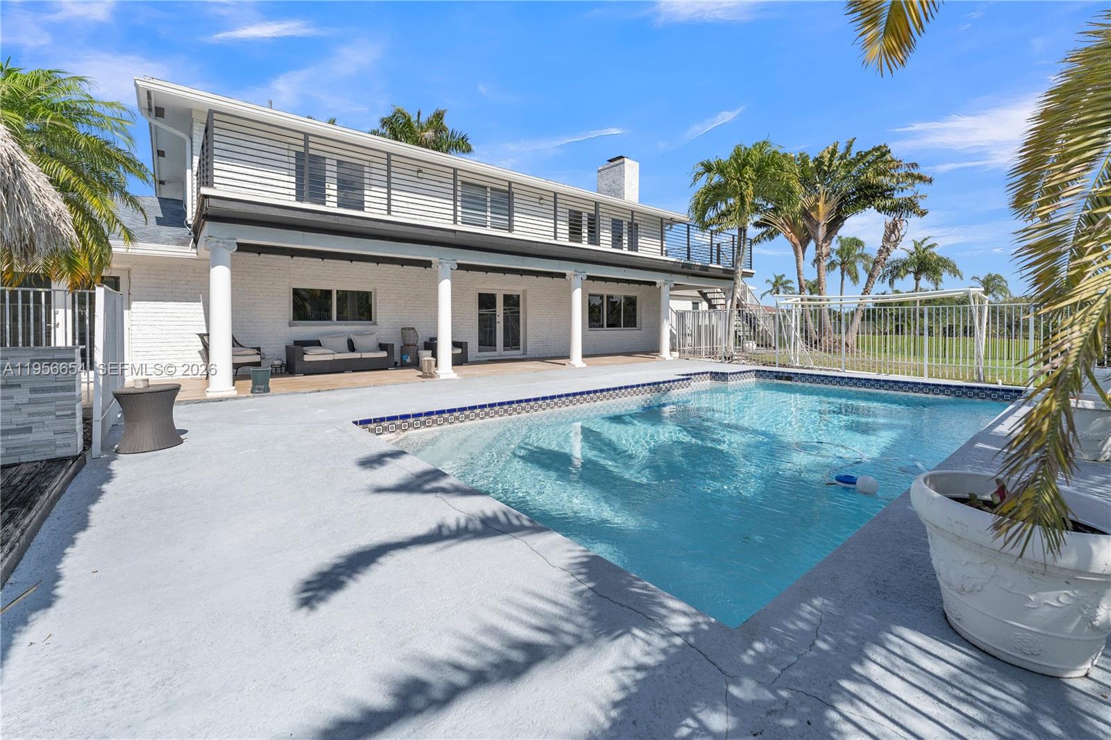 LAUREL OAKS EAST - Residential