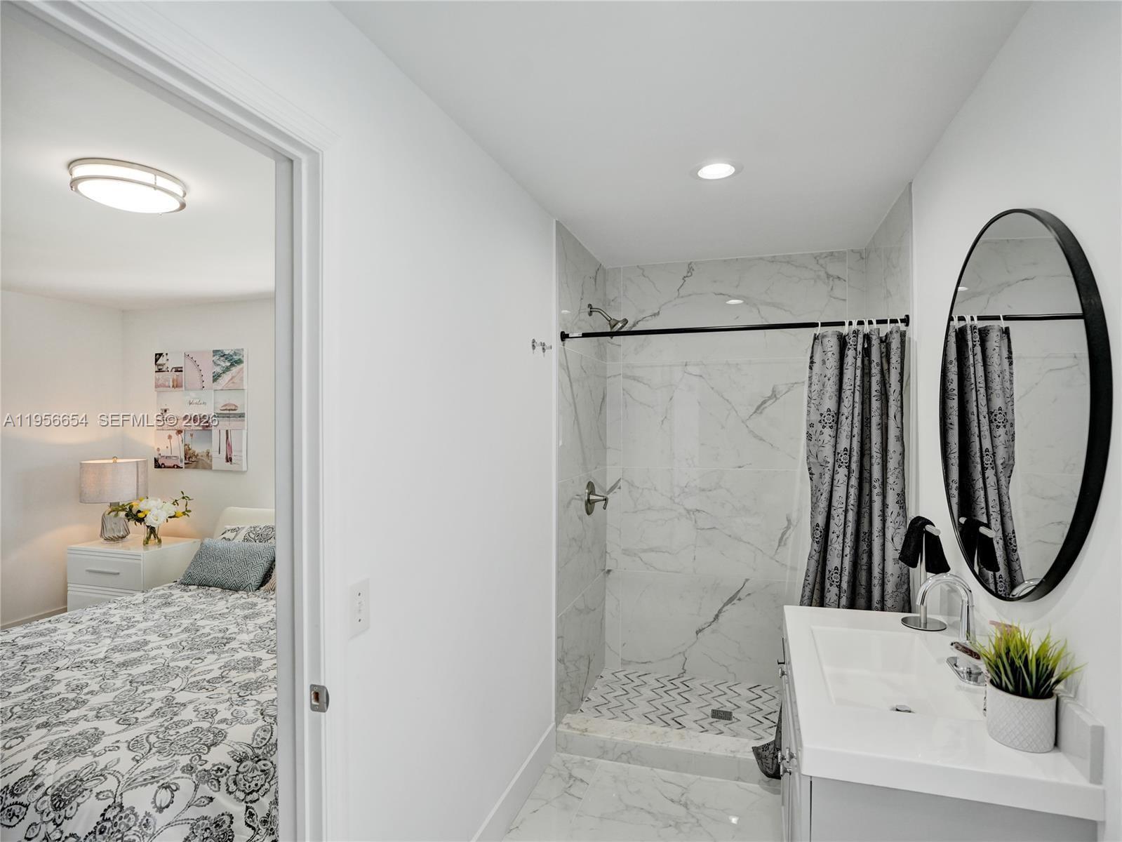 LAUREL OAKS EAST - Residential