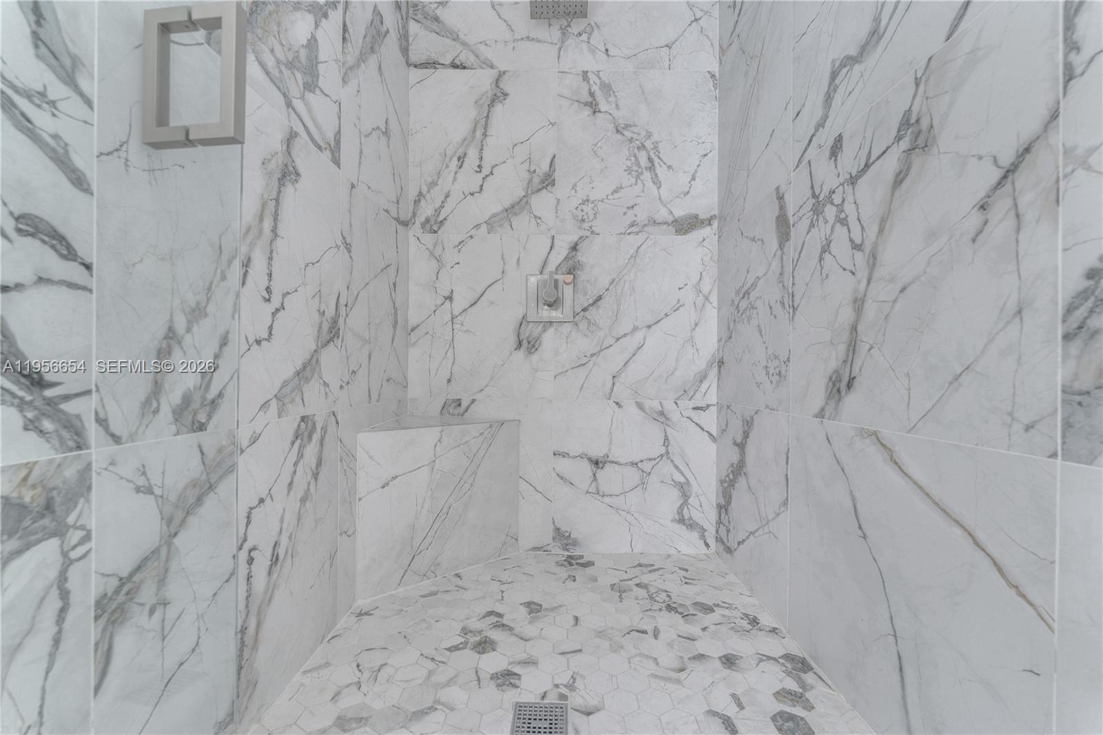 LAUREL OAKS EAST - Residential