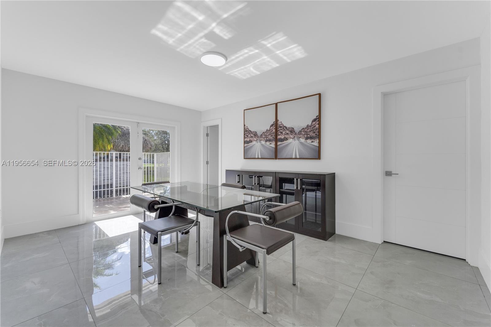 LAUREL OAKS EAST - Residential