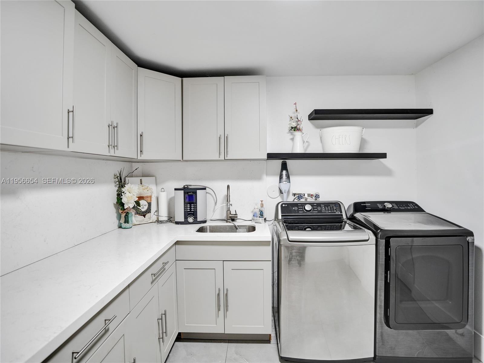 LAUREL OAKS EAST - Residential