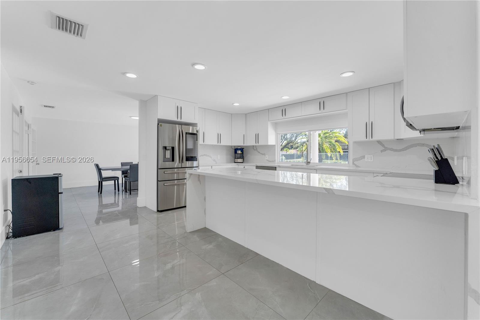 LAUREL OAKS EAST - Residential