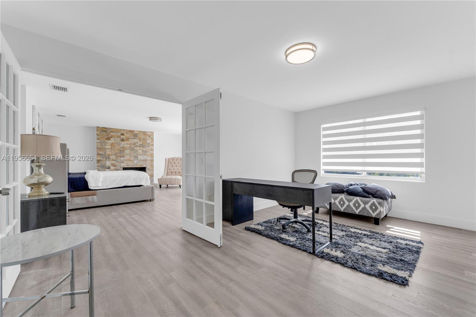 LAUREL OAKS EAST - Residential