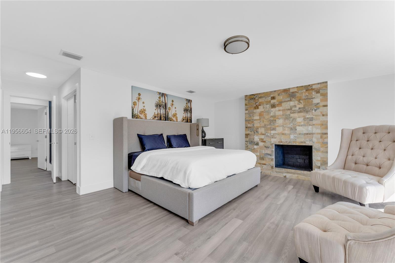 LAUREL OAKS EAST - Residential