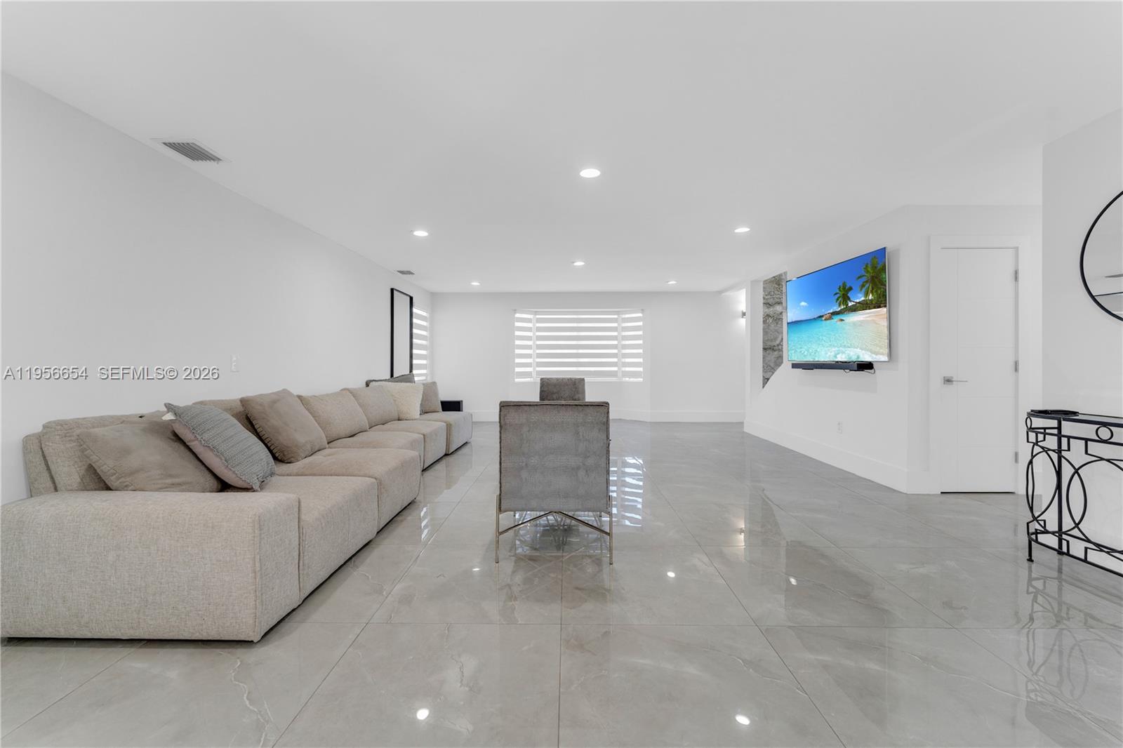 LAUREL OAKS EAST - Residential