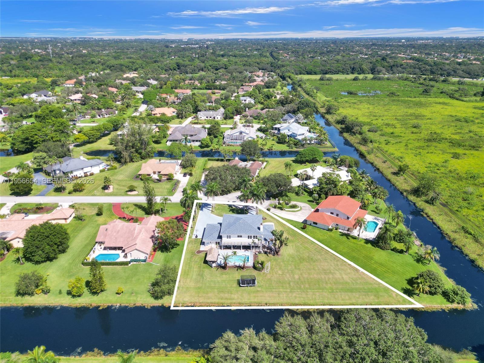 LAUREL OAKS EAST - Residential