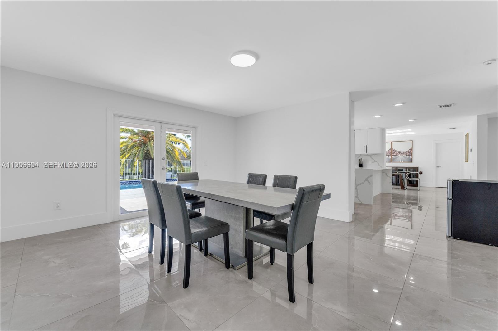 LAUREL OAKS EAST - Residential