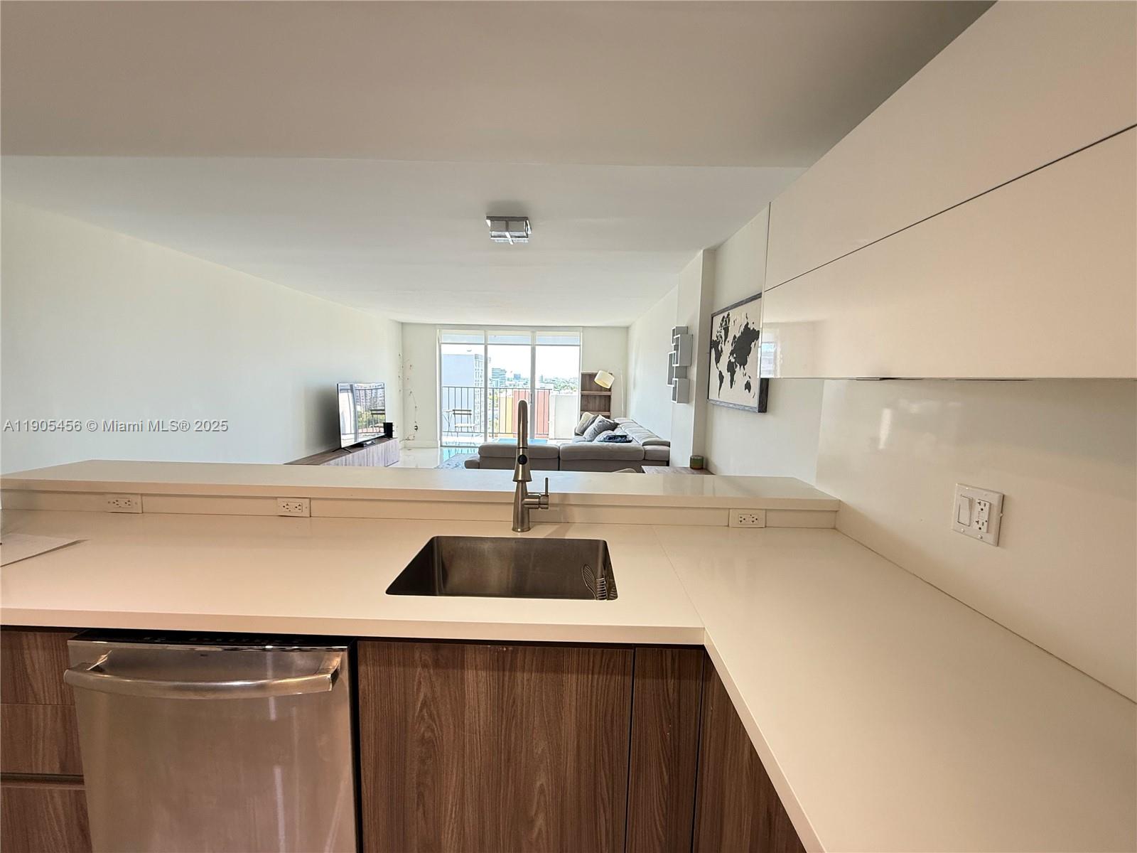 COMMODORE PLAZA CONDO - Residential Lease