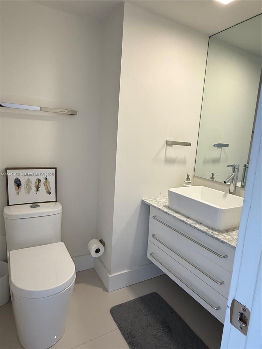 COMMODORE PLAZA CONDO - Residential Lease