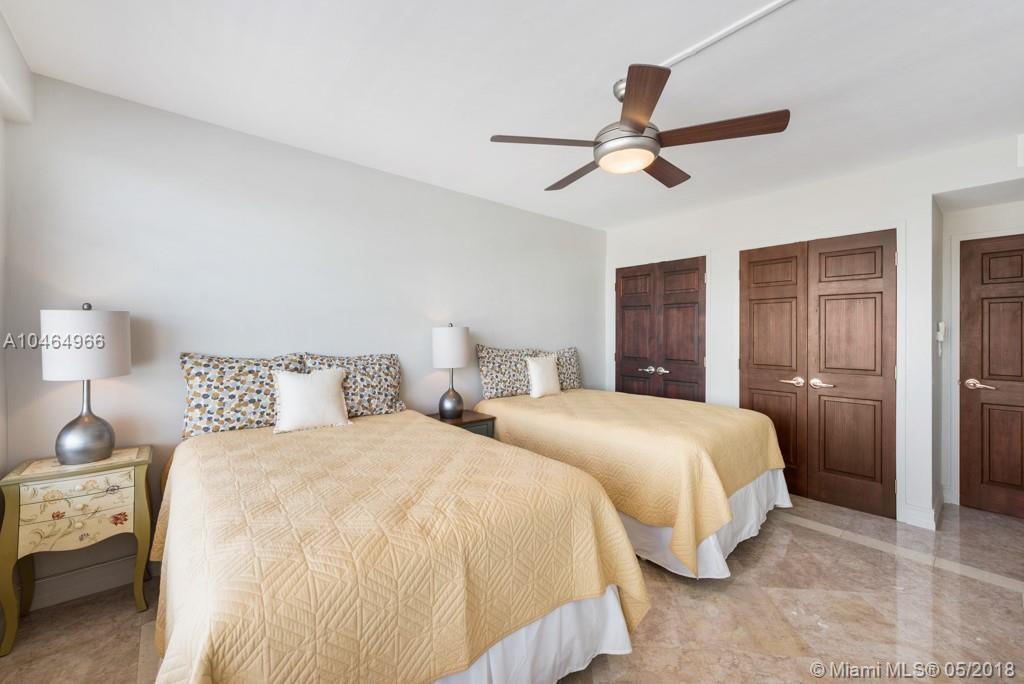 HOLLYWOOD TOWERS CONDO - Residential