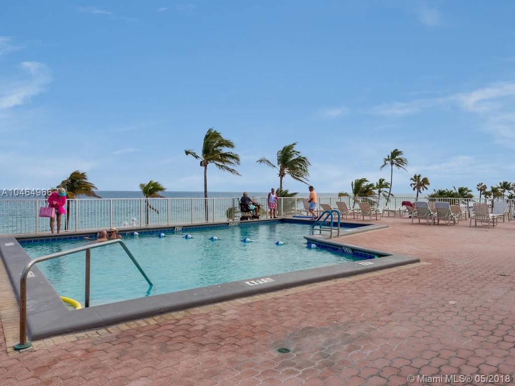 HOLLYWOOD TOWERS CONDO - Residential