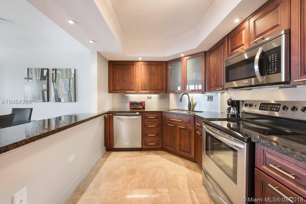 HOLLYWOOD TOWERS CONDO - Residential