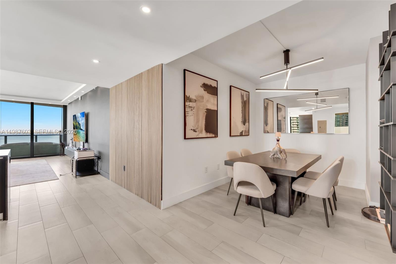 ICON BAY CONDO - Residential