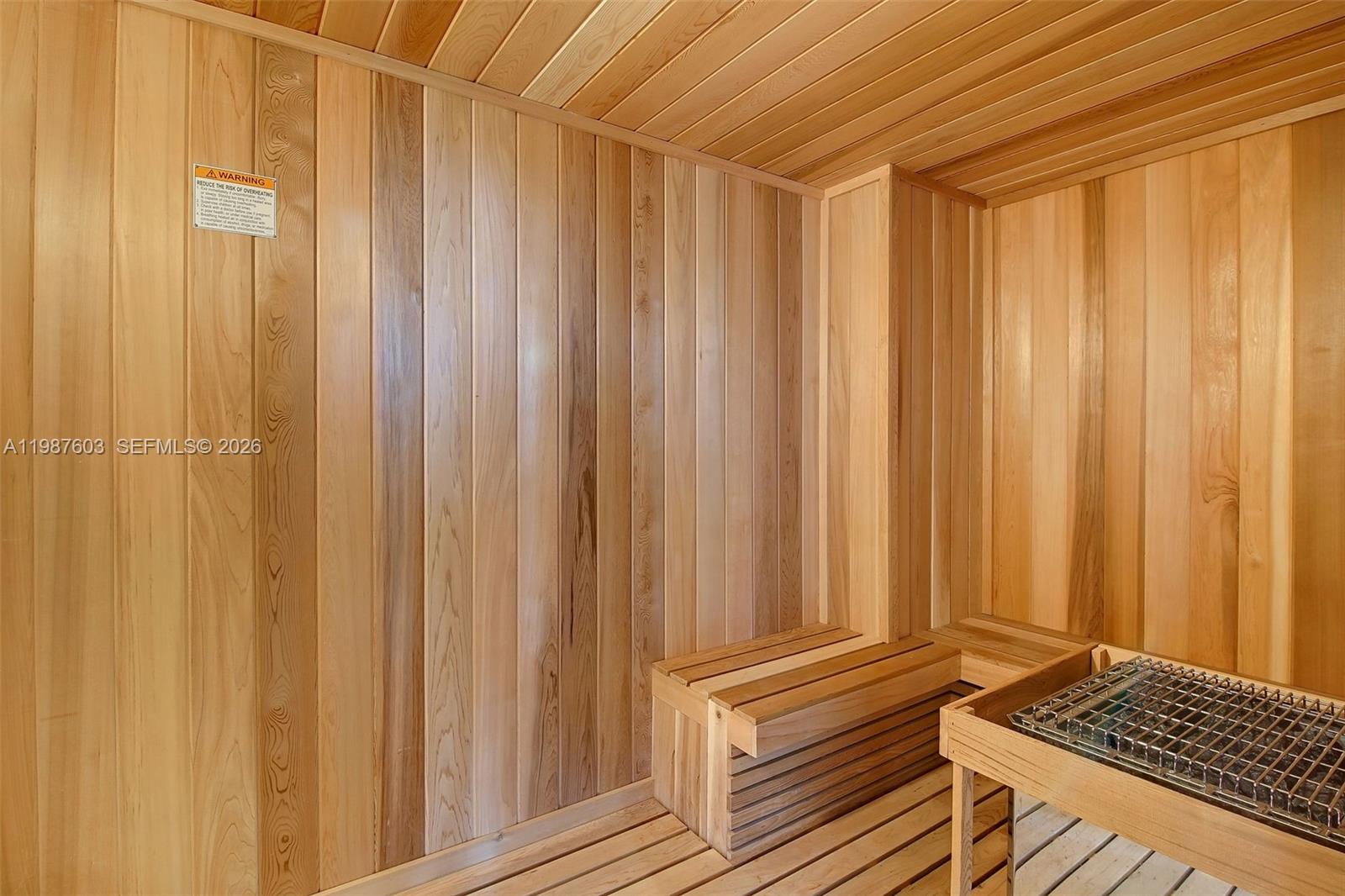 ICON BAY CONDO - Residential