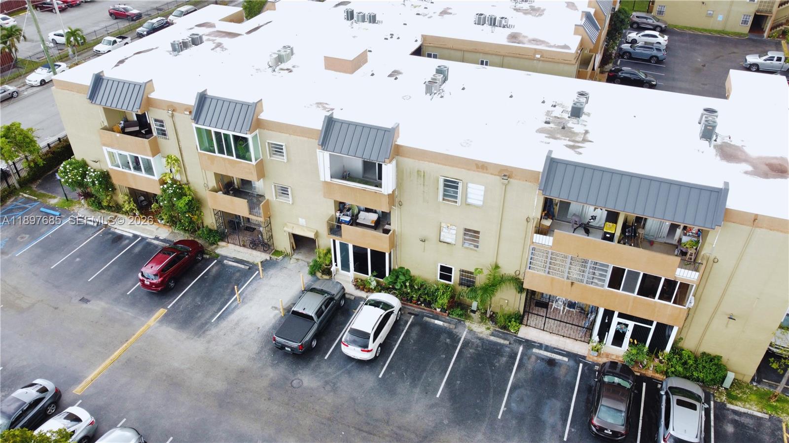 PALMETTO SPRINGS CONDO VI - Residential