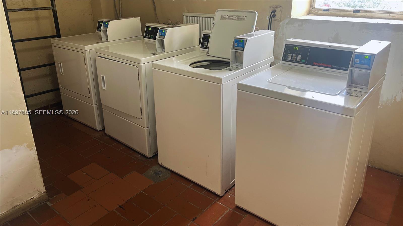 PALMETTO SPRINGS CONDO VI - Residential