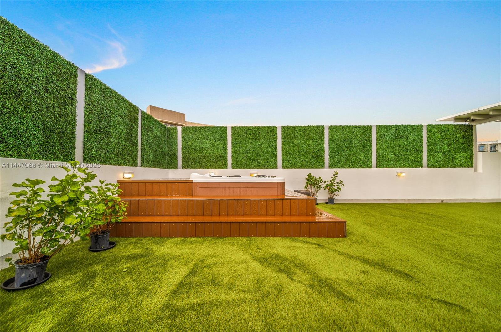 OASIS PARK SQUARE AT DORA - Residential