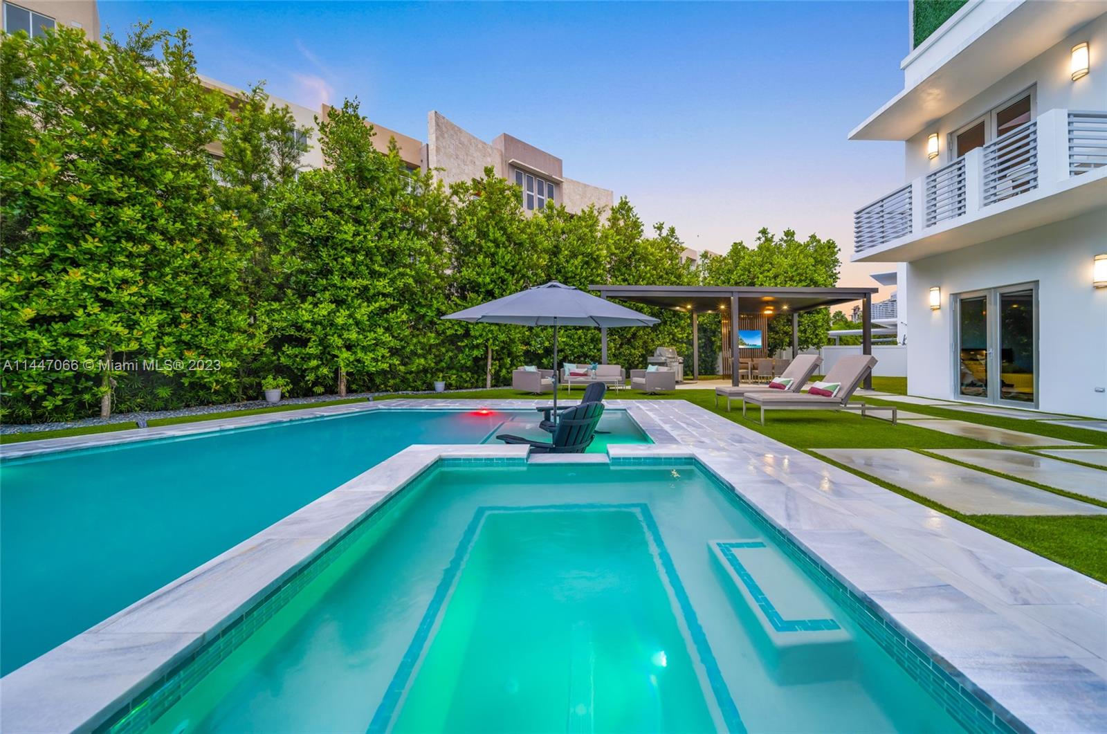 OASIS PARK SQUARE AT DORA - Residential