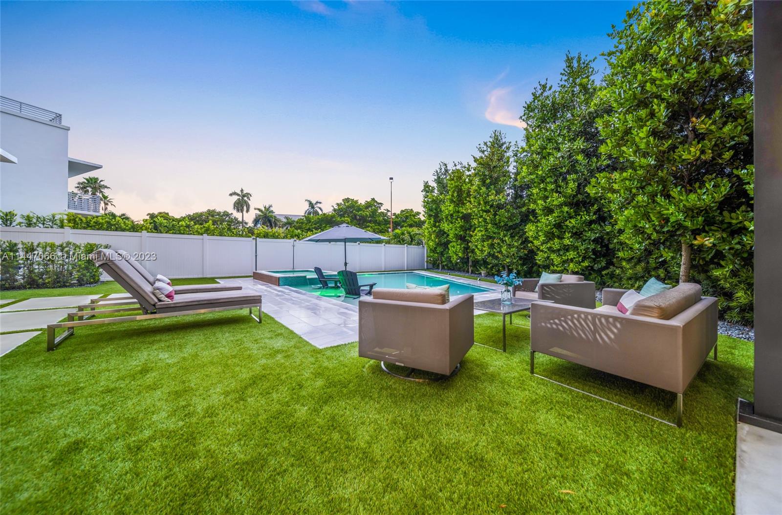 OASIS PARK SQUARE AT DORA - Residential