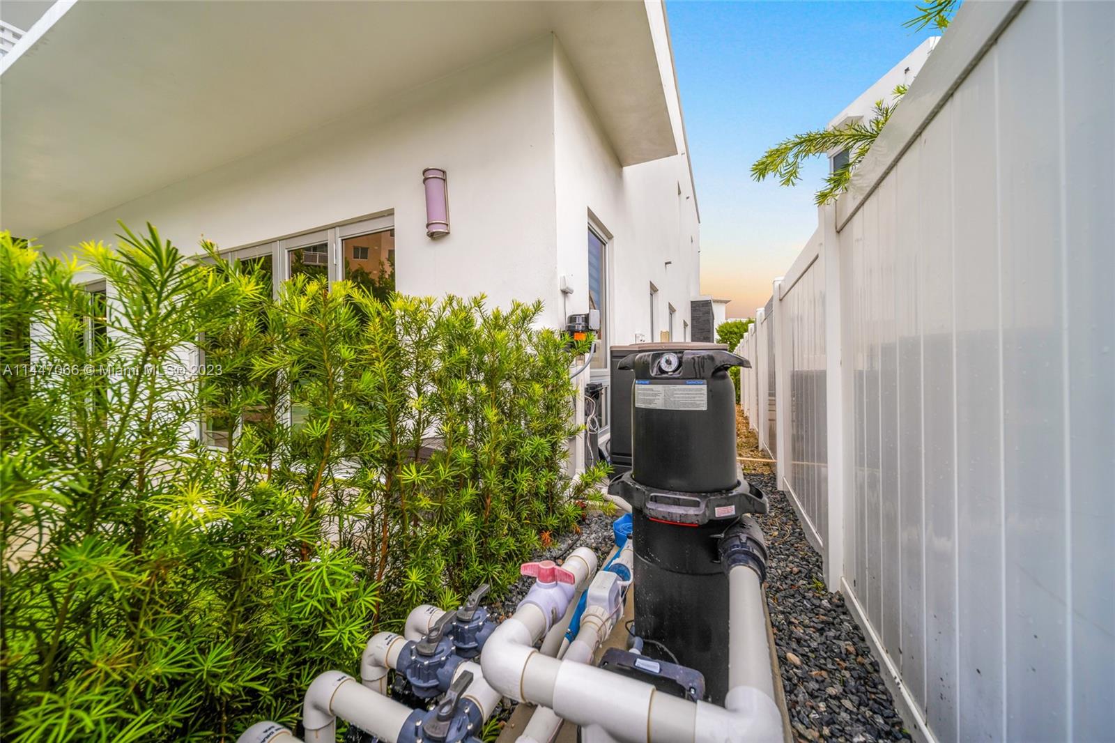 OASIS PARK SQUARE AT DORA - Residential