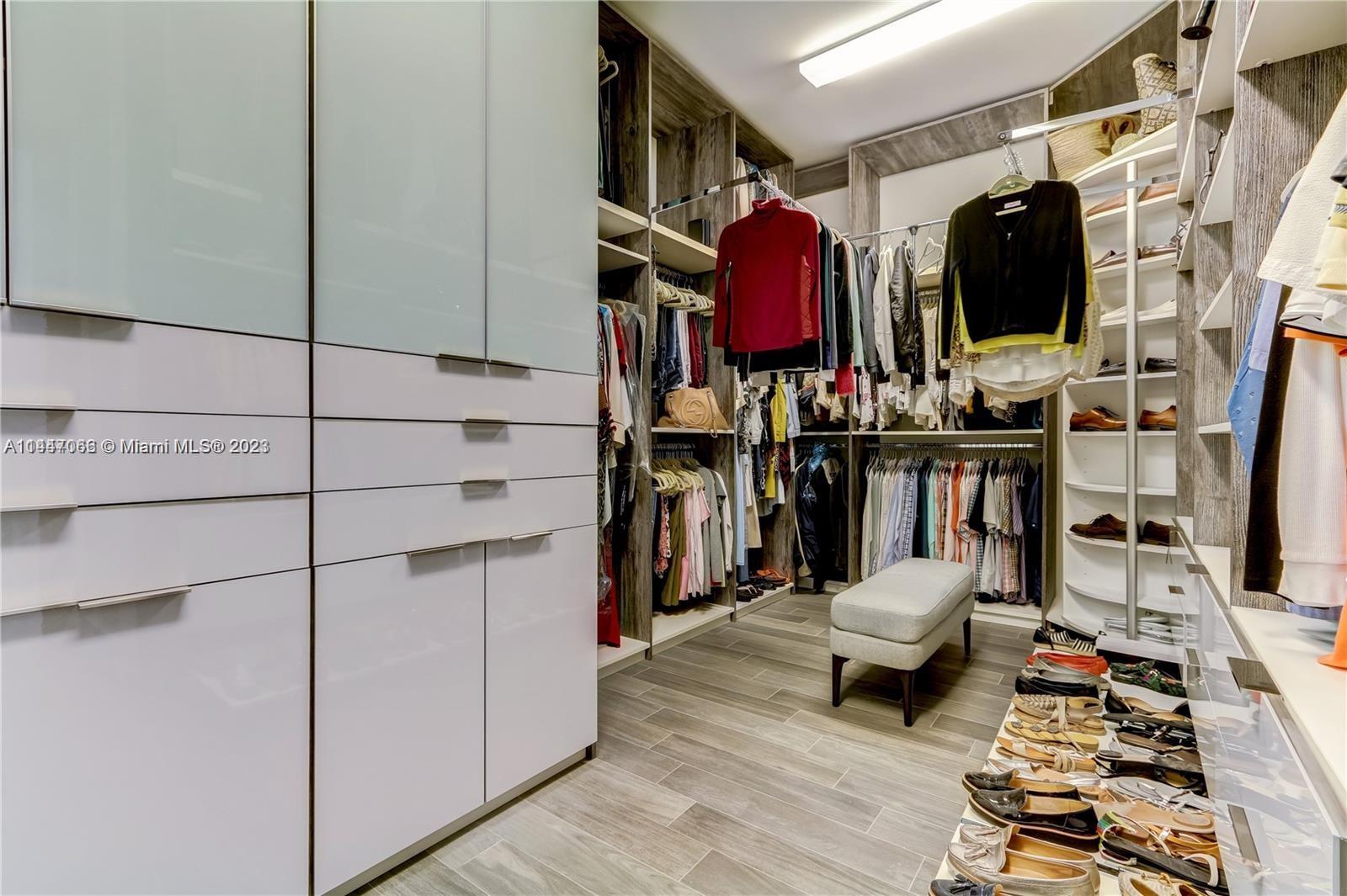 OASIS PARK SQUARE AT DORA - Residential