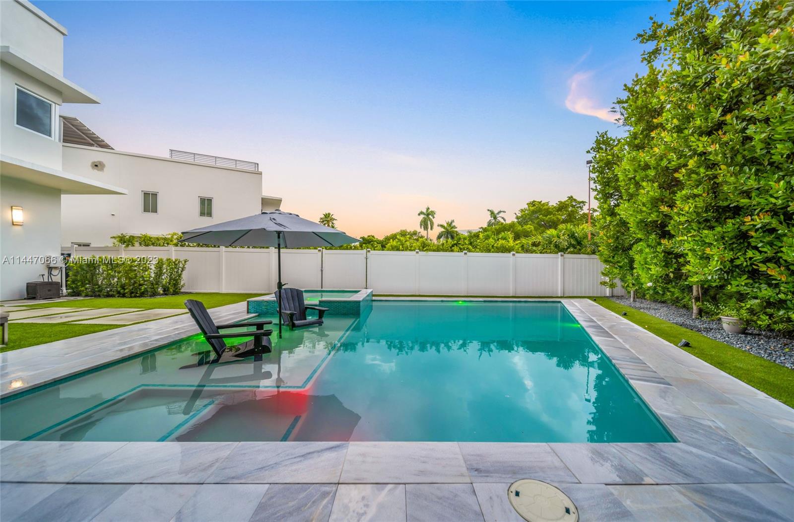 OASIS PARK SQUARE AT DORA - Residential