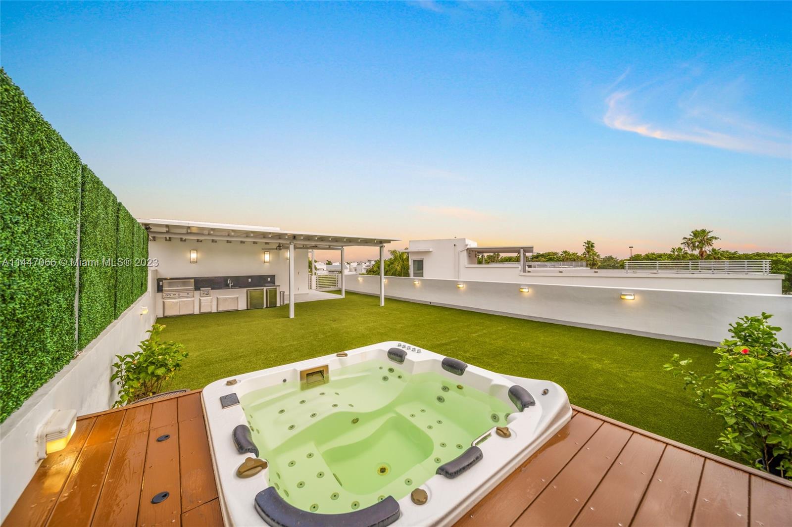 OASIS PARK SQUARE AT DORA - Residential