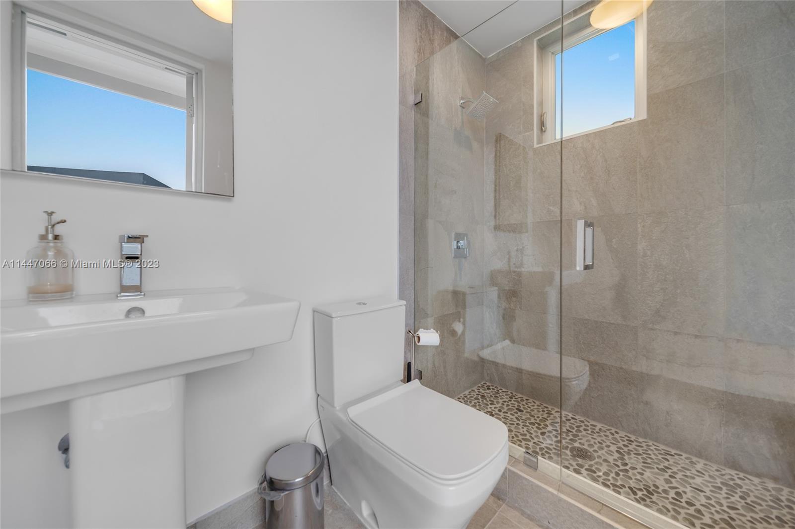 OASIS PARK SQUARE AT DORA - Residential