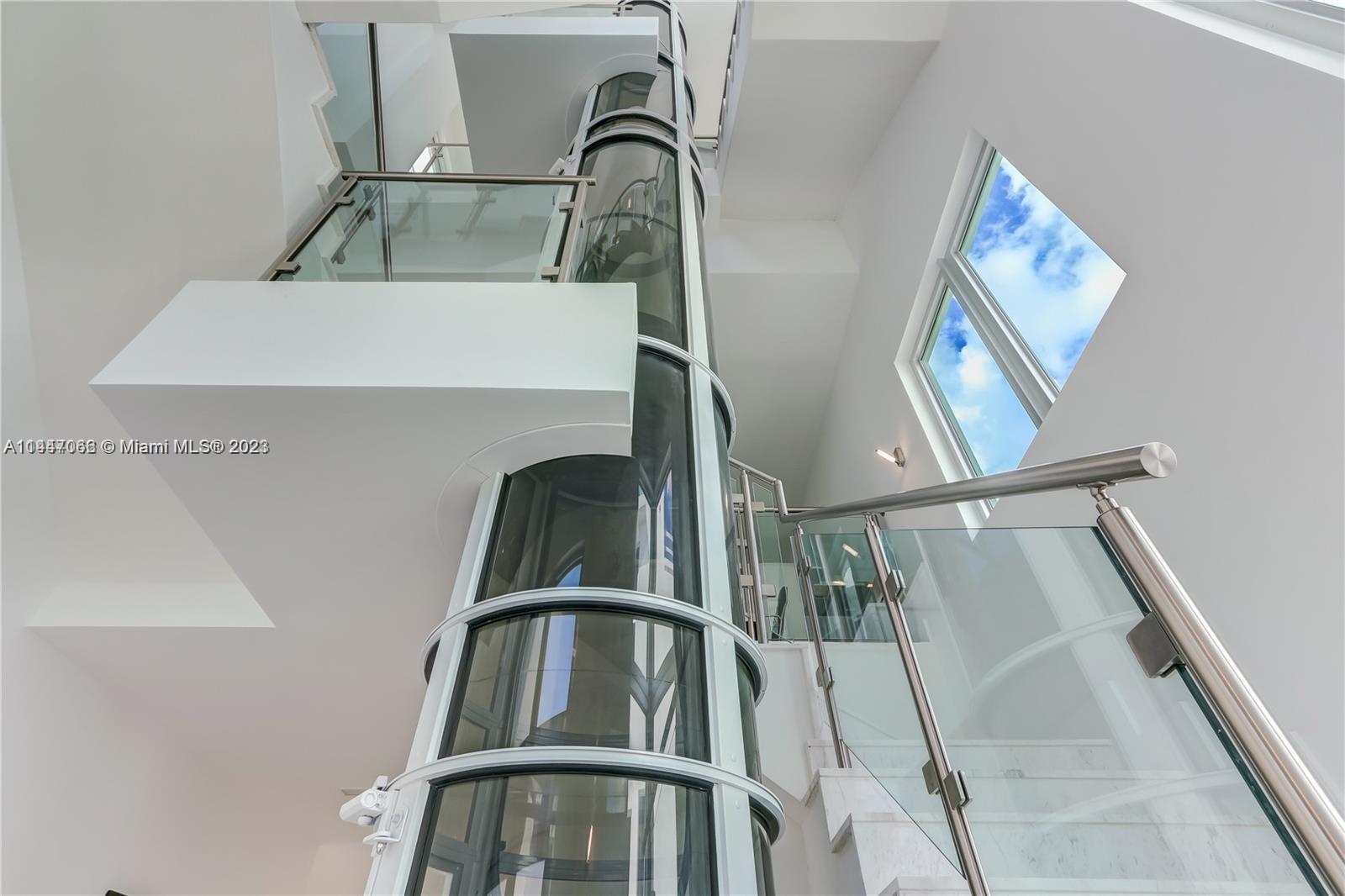 OASIS PARK SQUARE AT DORA - Residential