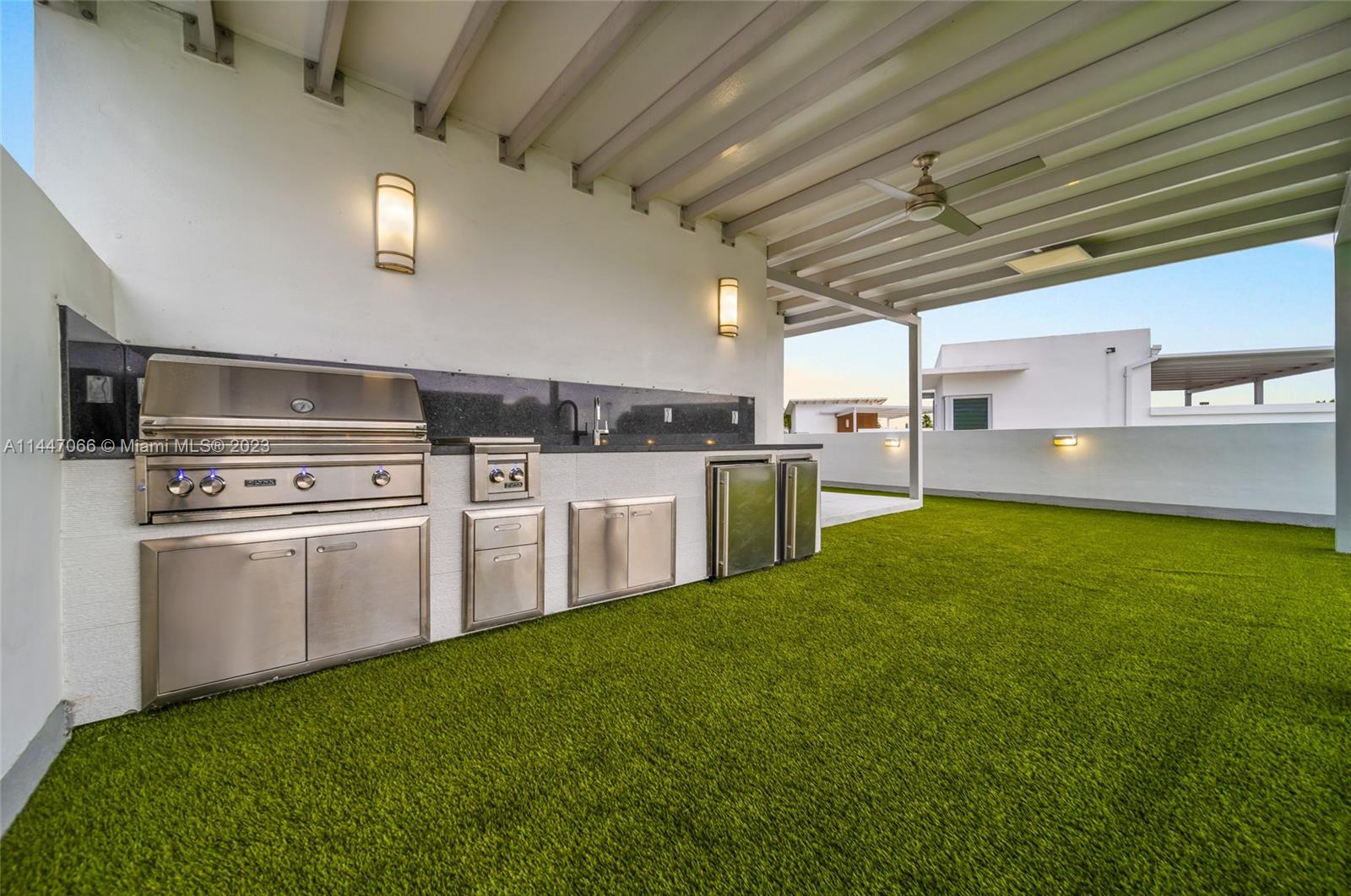 OASIS PARK SQUARE AT DORA - Residential