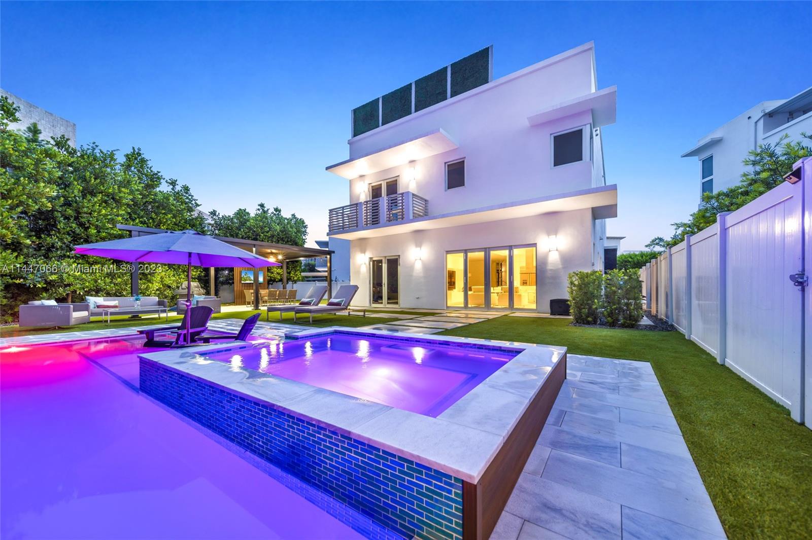 OASIS PARK SQUARE AT DORA - Residential