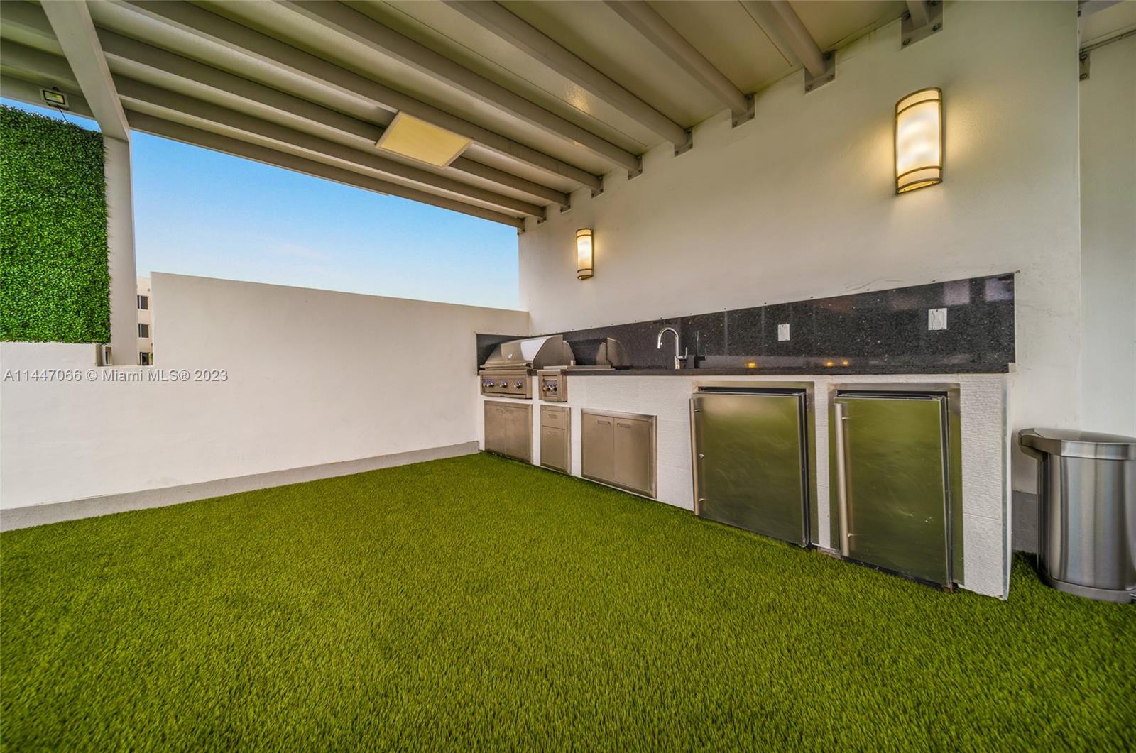 OASIS PARK SQUARE AT DORA - Residential