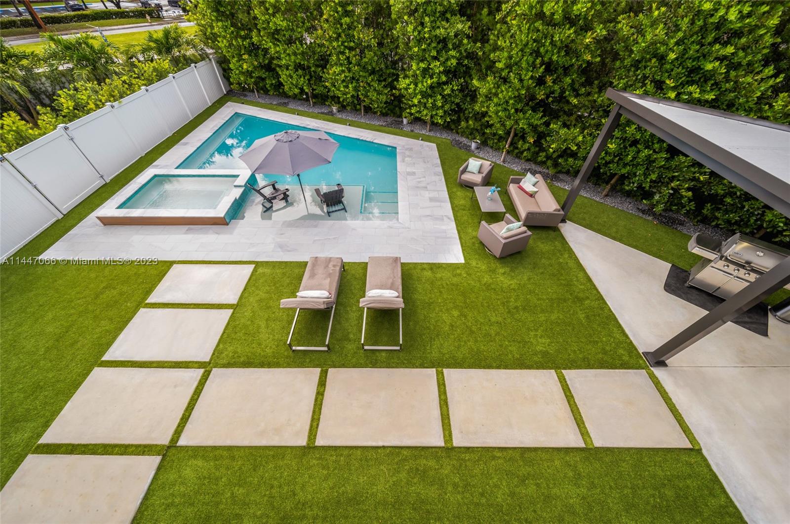 OASIS PARK SQUARE AT DORA - Residential