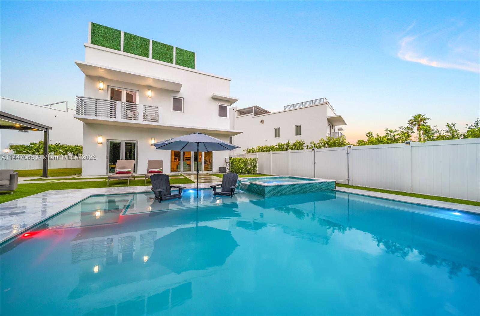 OASIS PARK SQUARE AT DORA - Residential