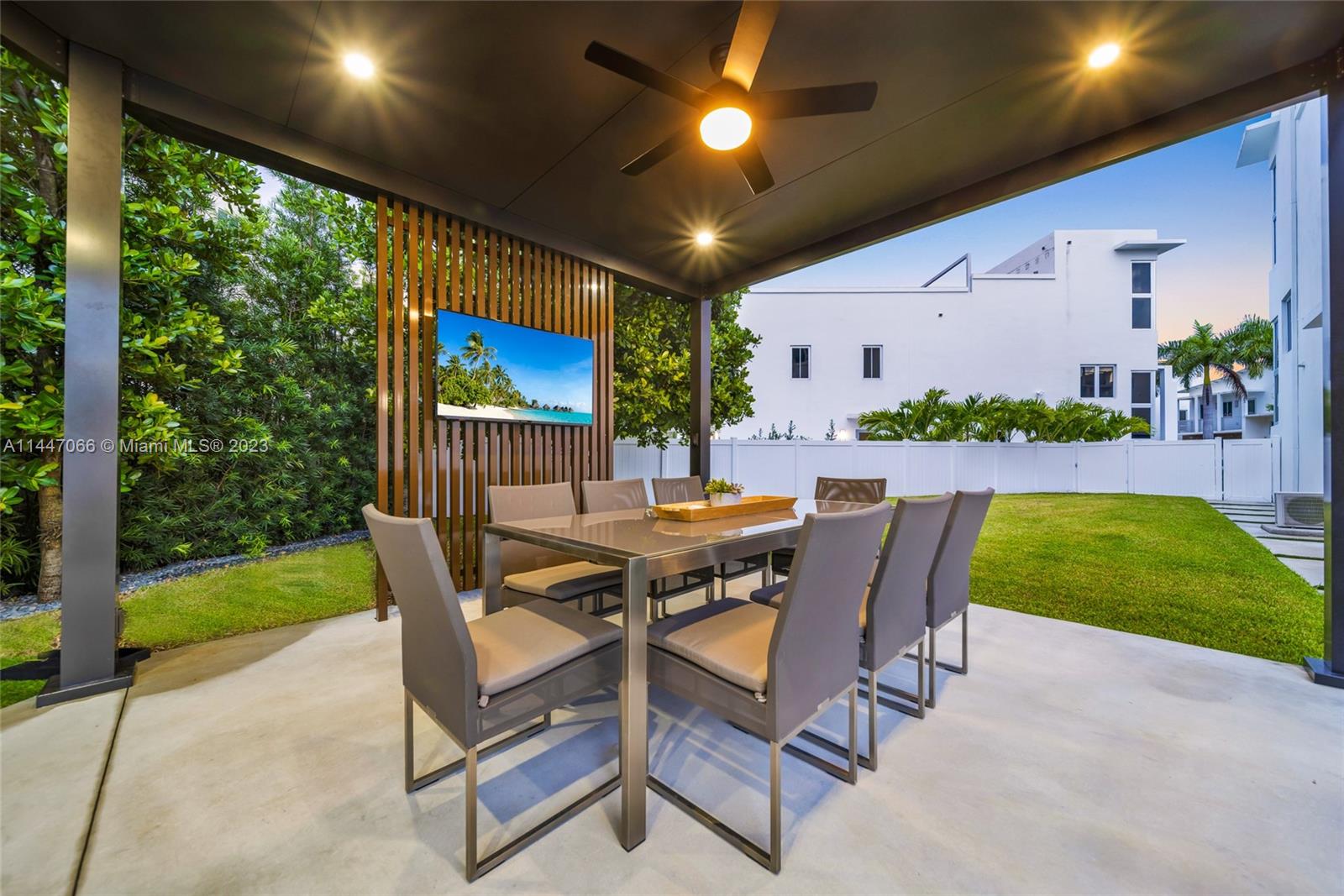 OASIS PARK SQUARE AT DORA - Residential