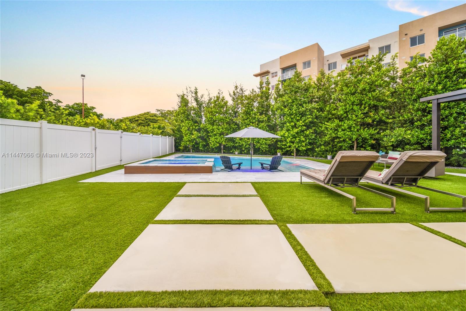 OASIS PARK SQUARE AT DORA - Residential