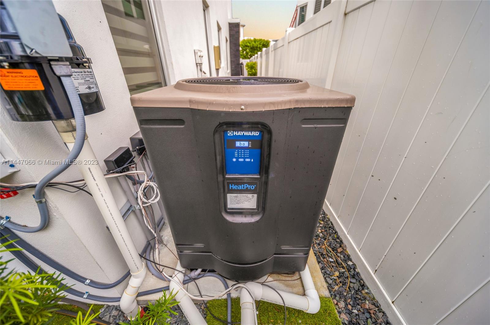 OASIS PARK SQUARE AT DORA - Residential