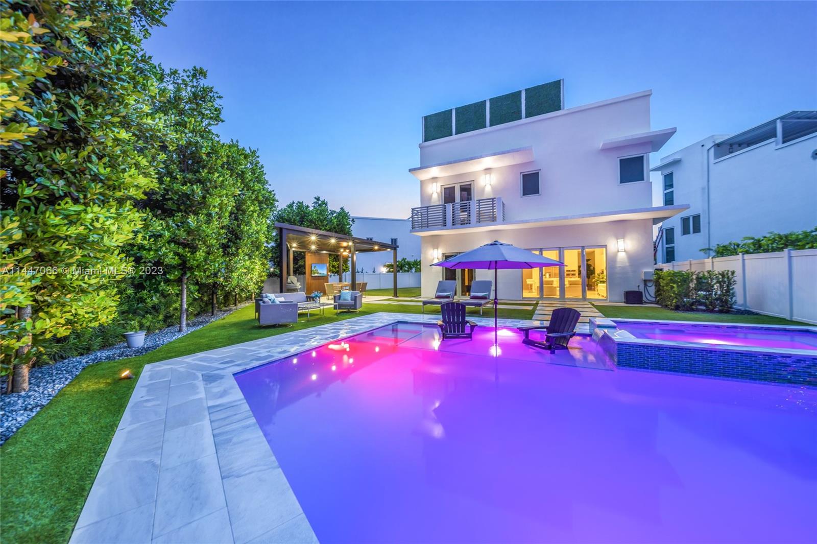 OASIS PARK SQUARE AT DORA - Residential