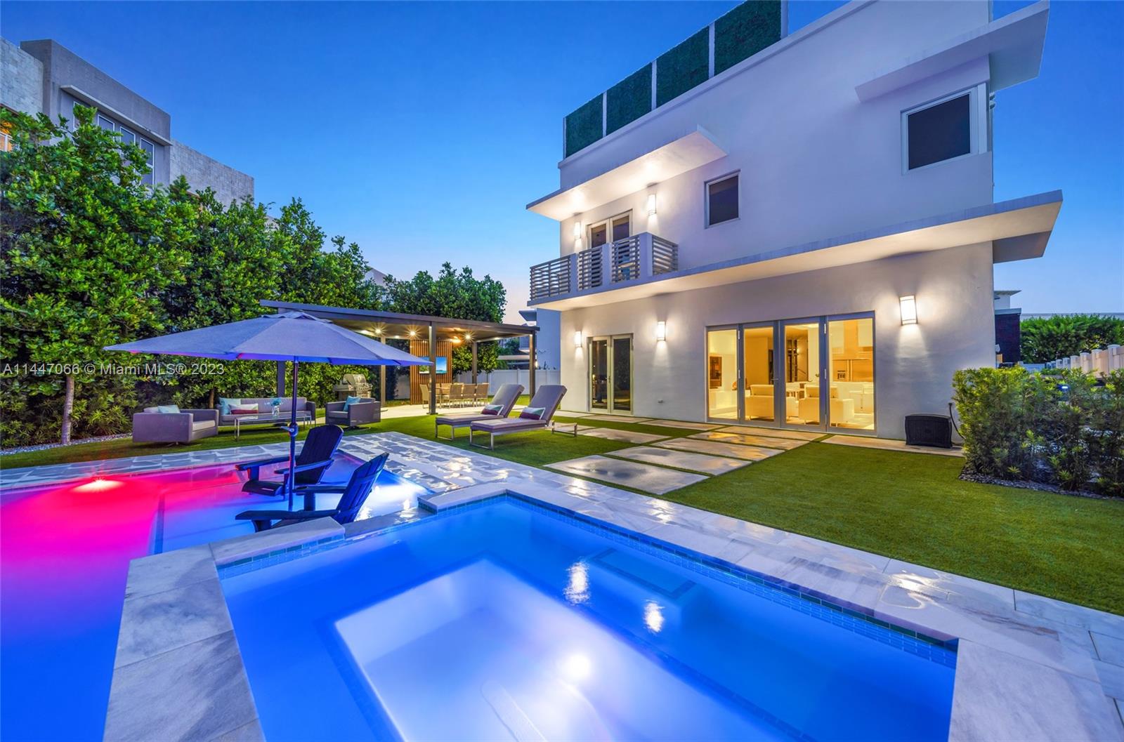 OASIS PARK SQUARE AT DORA - Residential