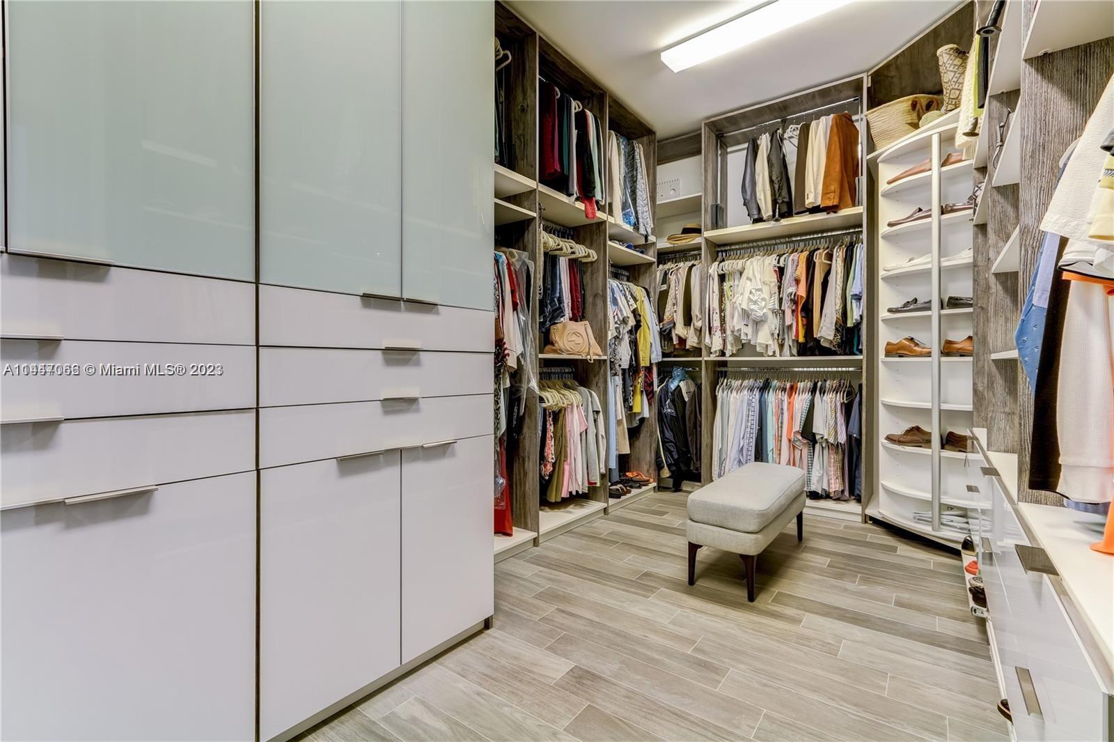 OASIS PARK SQUARE AT DORA - Residential