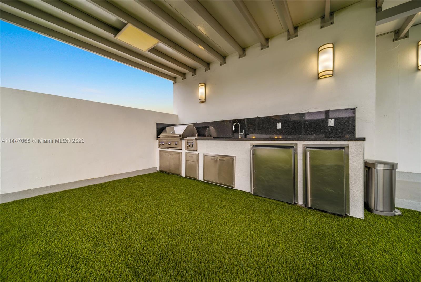 OASIS PARK SQUARE AT DORA - Residential