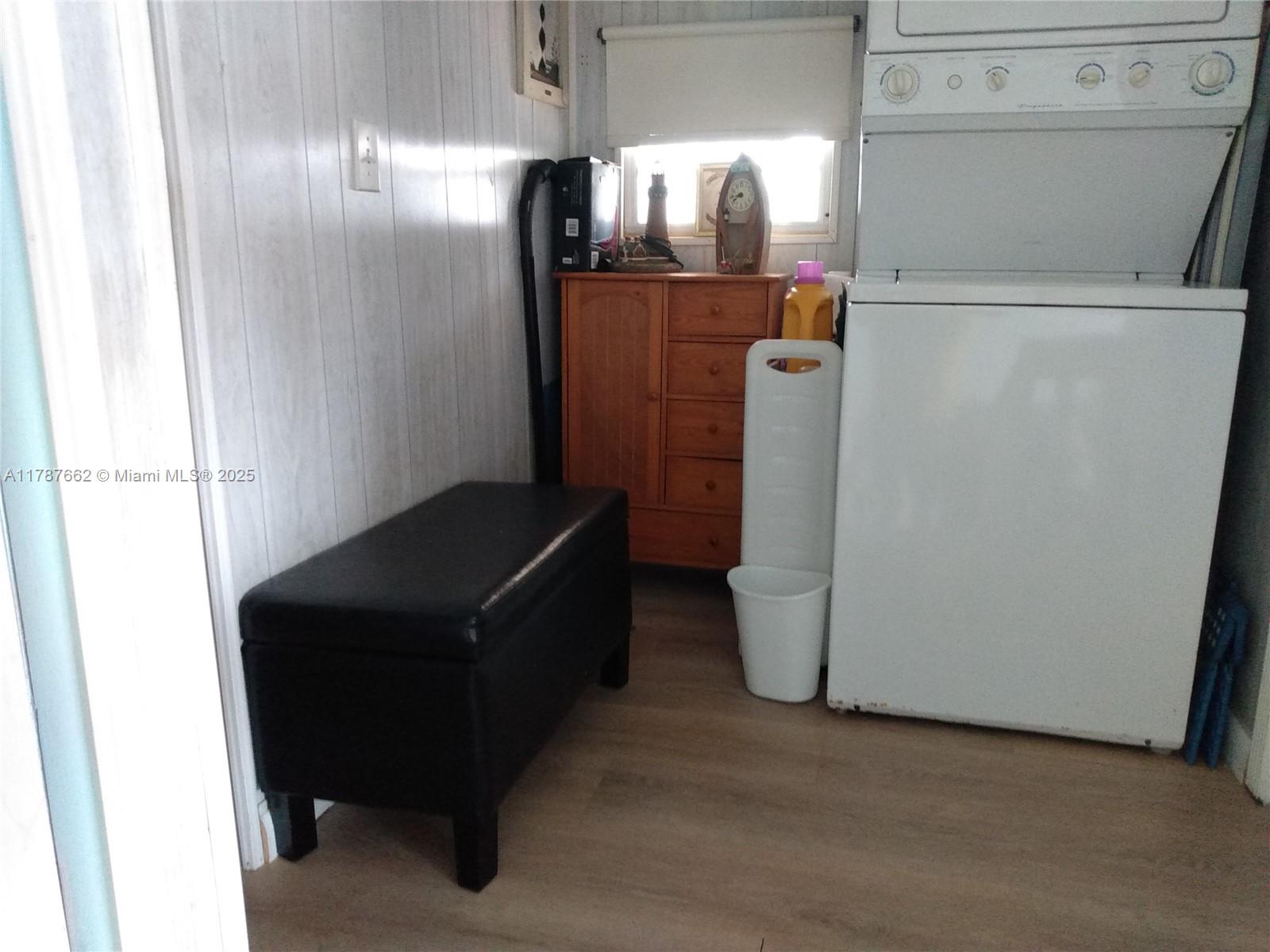 LONG KEY PROJ PROP LINE S - Residential