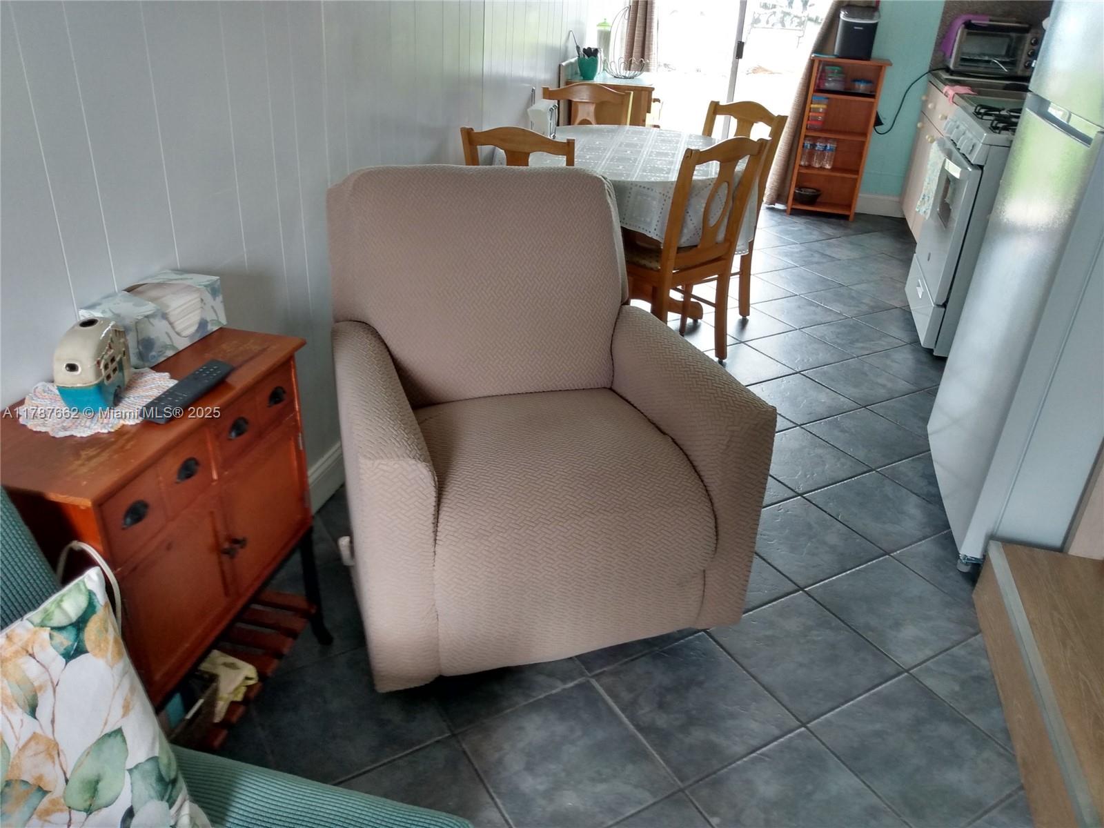 LONG KEY PROJ PROP LINE S - Residential