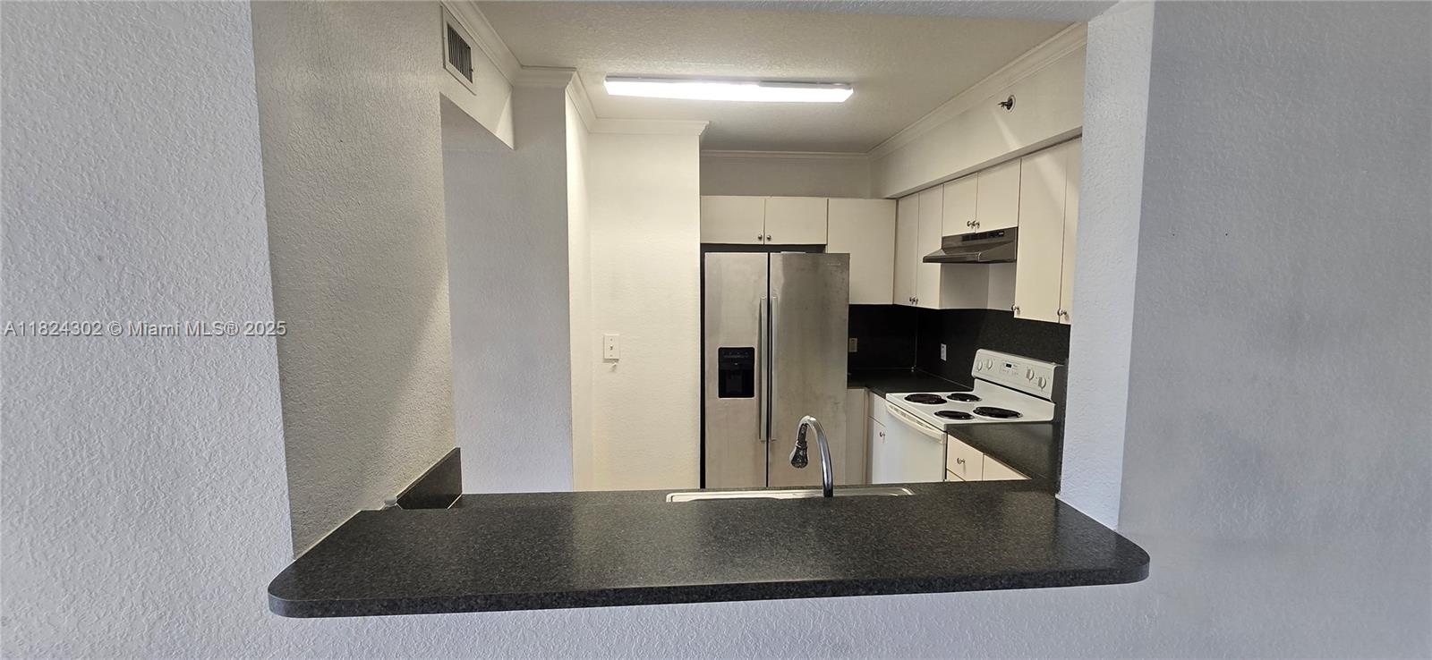 KEYSTONE COURTS CONDO - Residential Lease