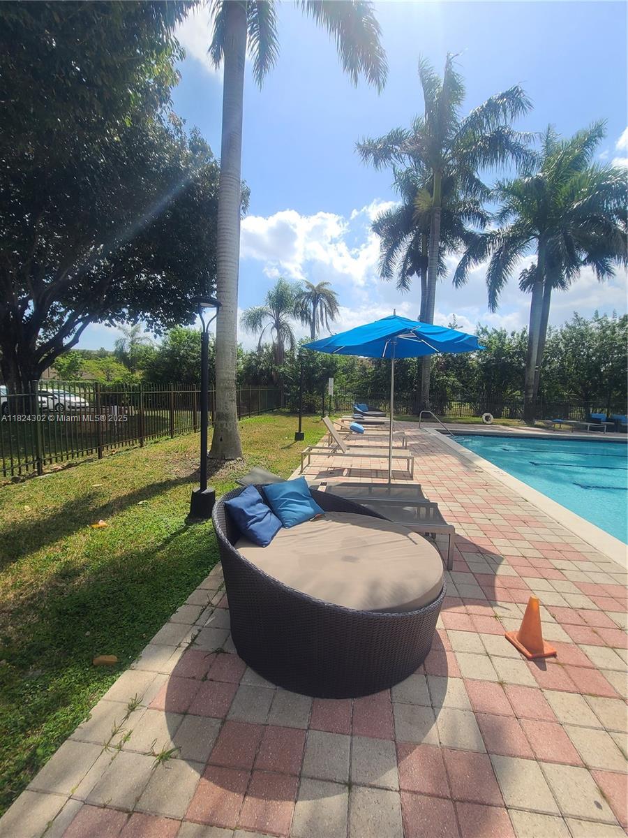 KEYSTONE COURTS CONDO - Residential Lease