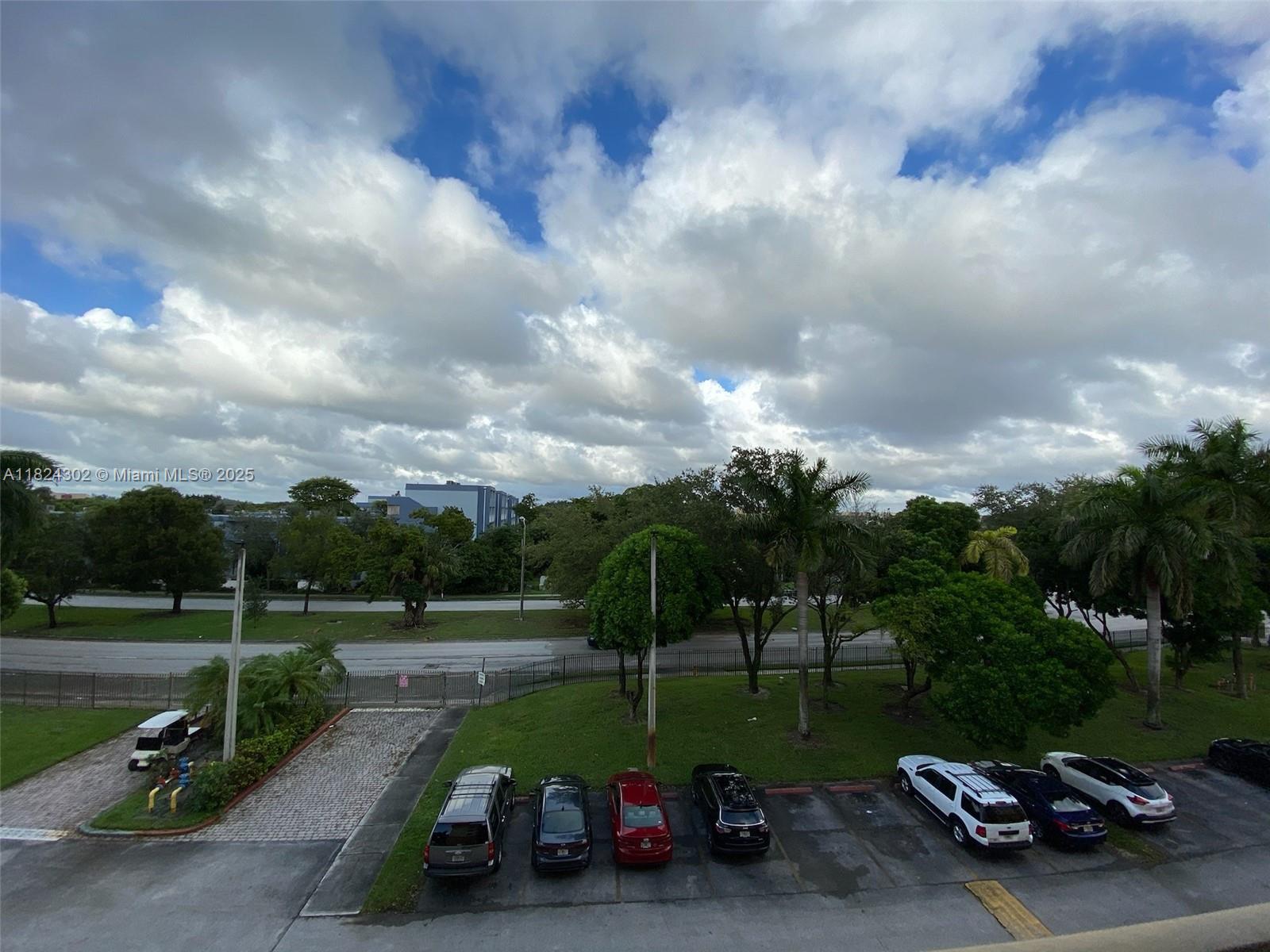 KEYSTONE COURTS CONDO - Residential Lease