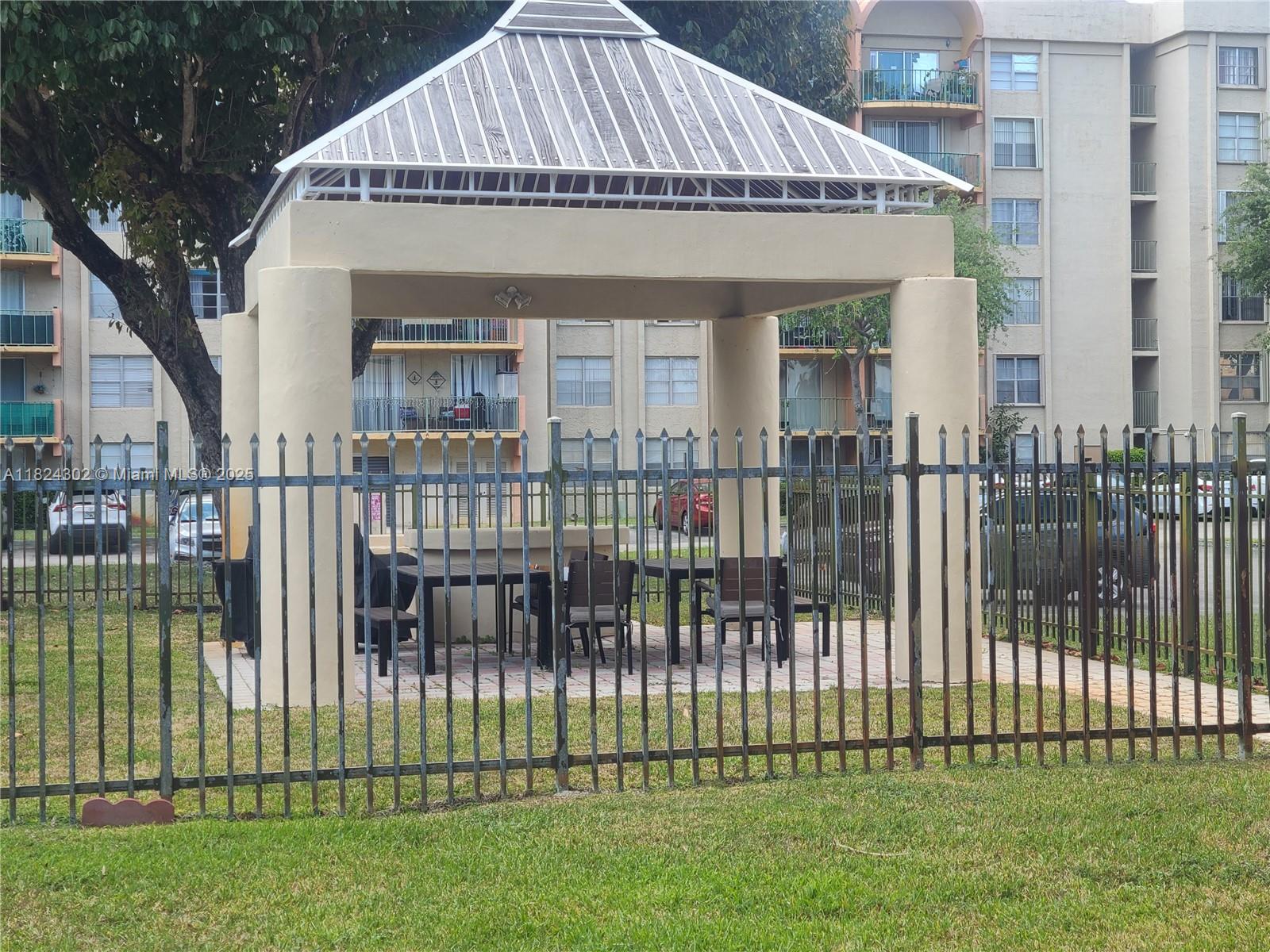 KEYSTONE COURTS CONDO - Residential Lease