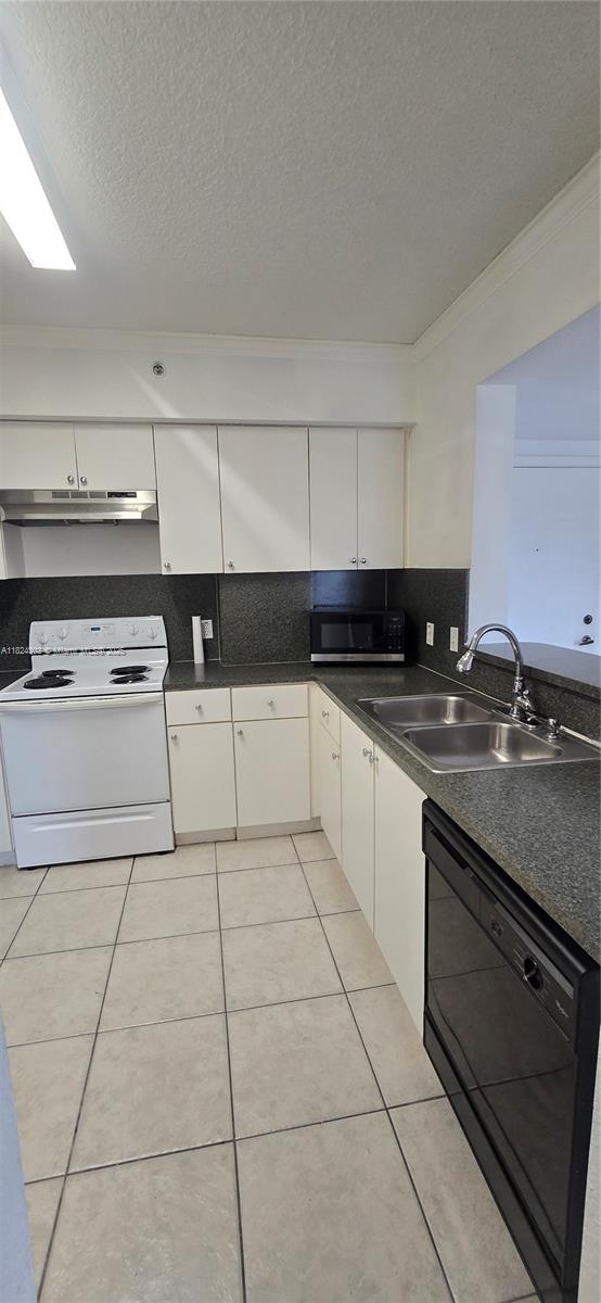 KEYSTONE COURTS CONDO - Residential Lease