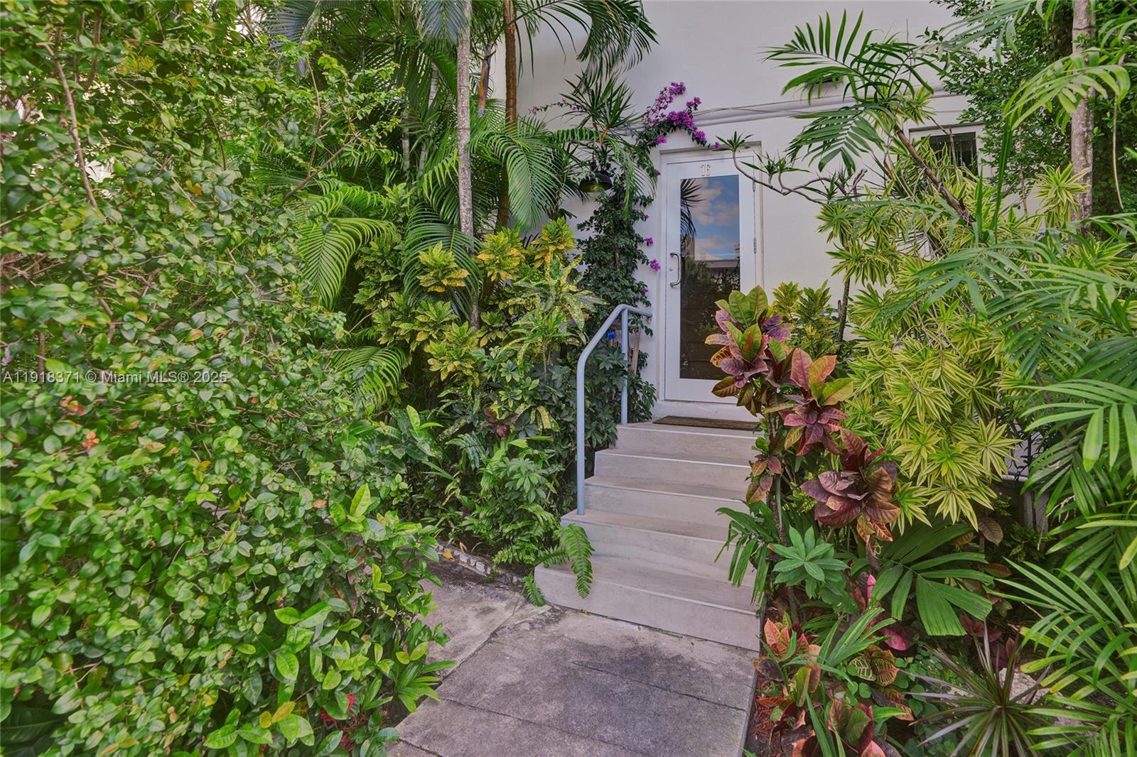 10076 E Bay Harbor Dr 76D