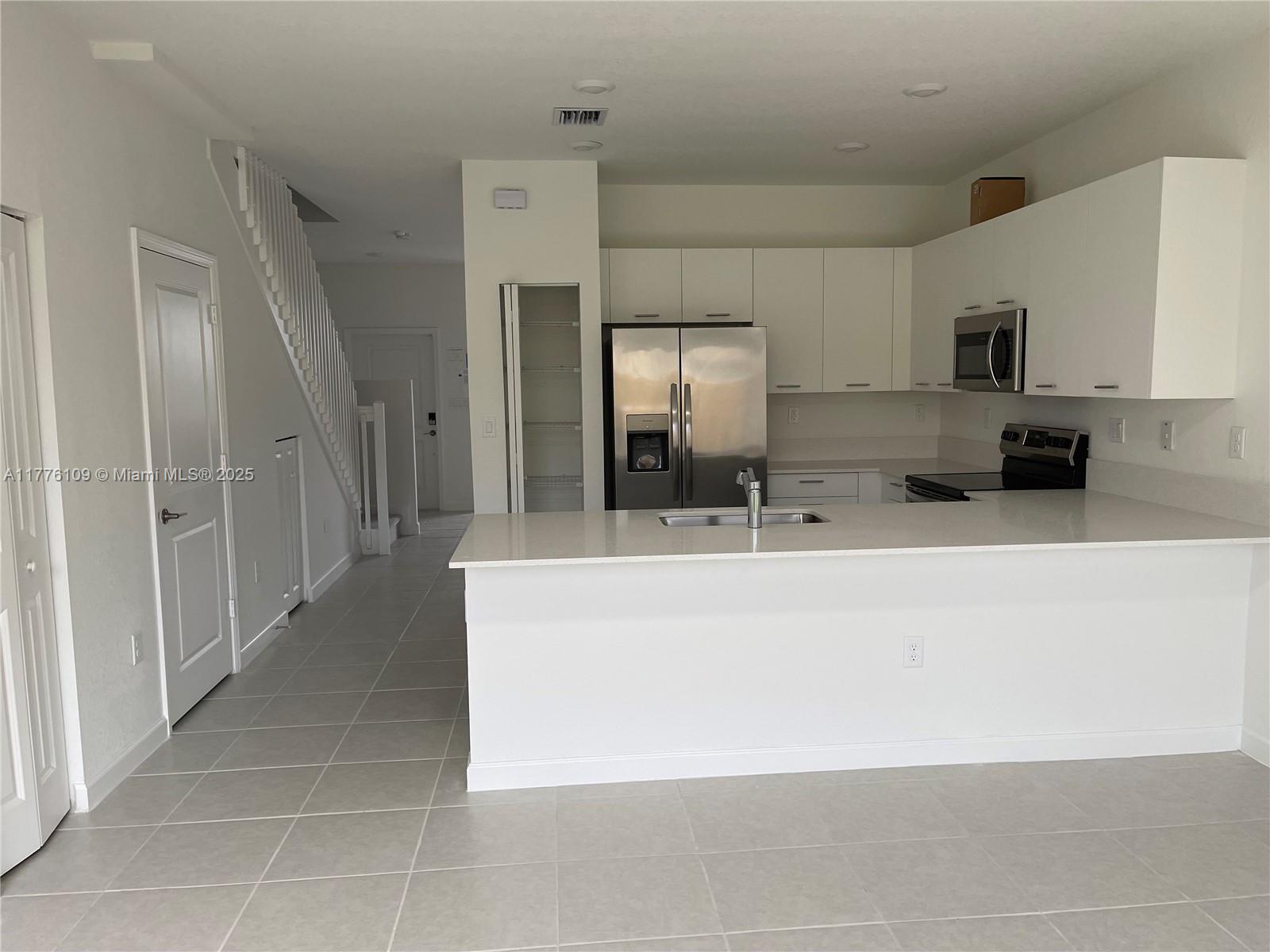 WESTVIEW GARDENS APARTMEN - Residential